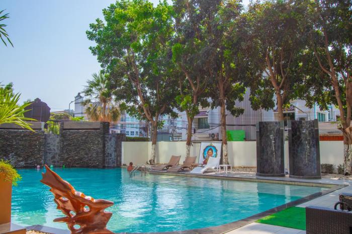 dwija hotel and suite