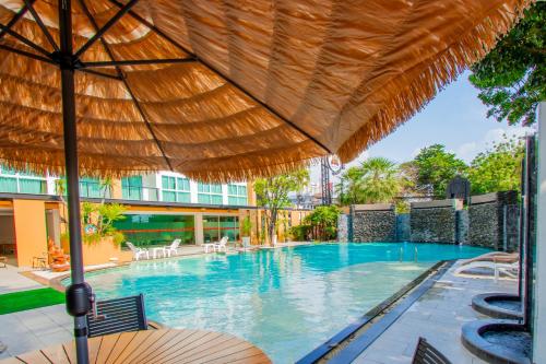 dwija hotel and suite