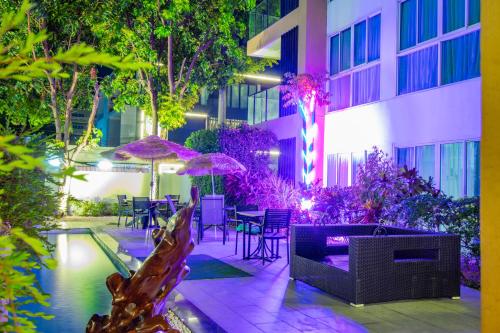 dwija hotel and suite