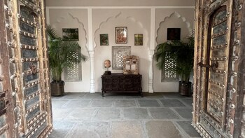 First Courtyard,,3 star