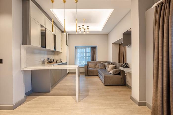 get royal suits spa
