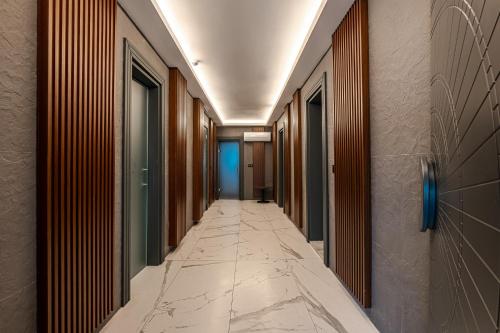 get royal suits spa