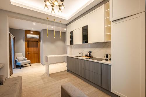 get royal suits spa