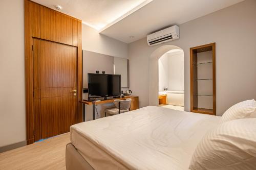 get royal suits spa