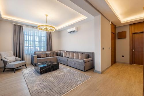 get royal suits spa