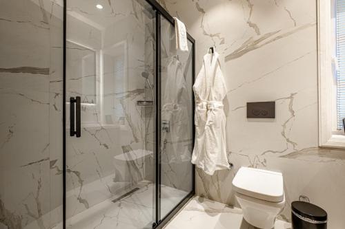 get royal suits spa