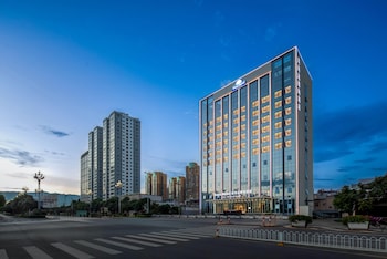 Days Hotel By Wyndham Kunming Yiliang,,4 star