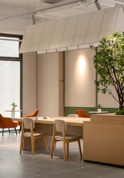 dongguan guomao yuanyue li youth hotel