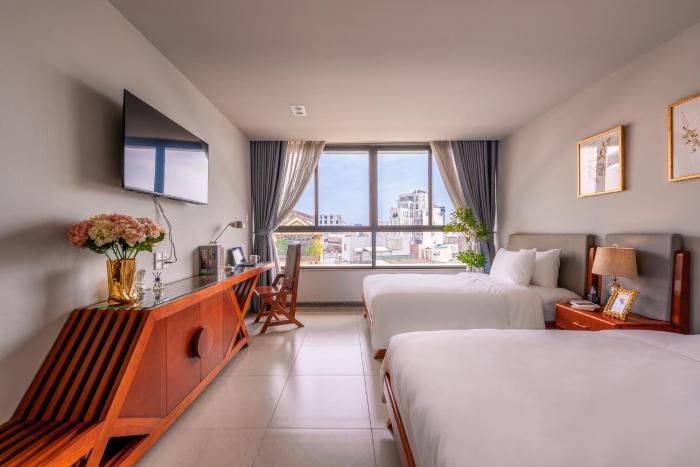 sazi parlia hotel free nails hairwash and airport