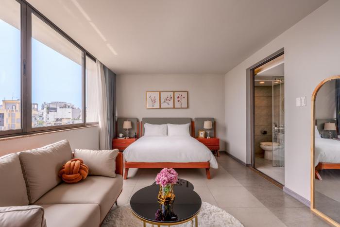 sazi parlia hotel free nails hairwash and airport