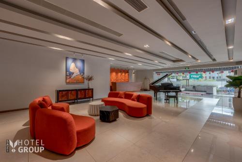 sazi parlia hotel free nails hairwash and airport