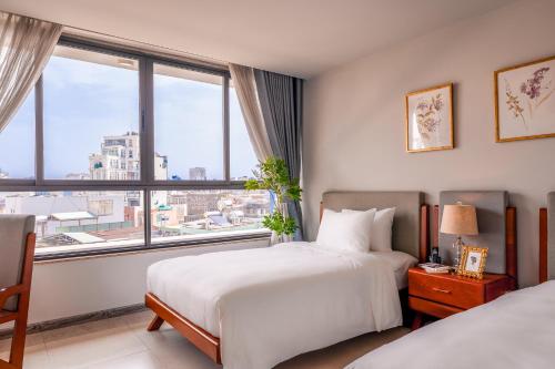sazi parlia hotel free nails hairwash and airport