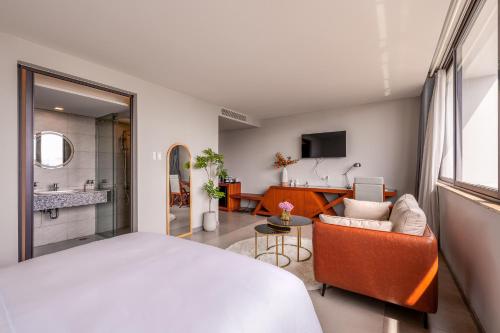 sazi parlia hotel free nails hairwash and airport