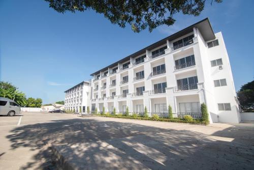 iu hotel don mueang airport