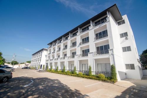iu hotel don mueang airport