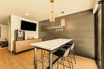 livaway suites phoenix tolleson