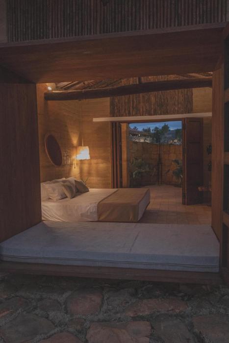 hotel ambil
