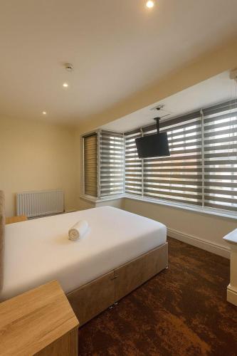 the miles arms hotel