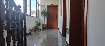 shangri la chenxia courtyard homestay