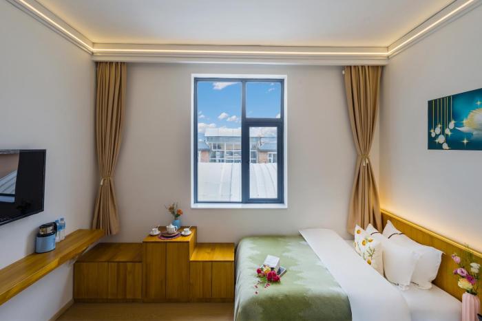 shangri la chenxia courtyard homestay