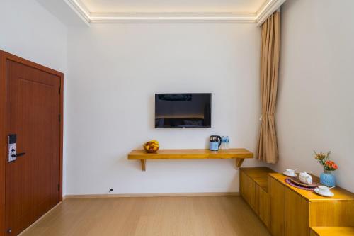shangri la chenxia courtyard homestay