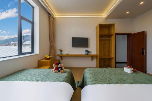 shangri la chenxia courtyard homestay