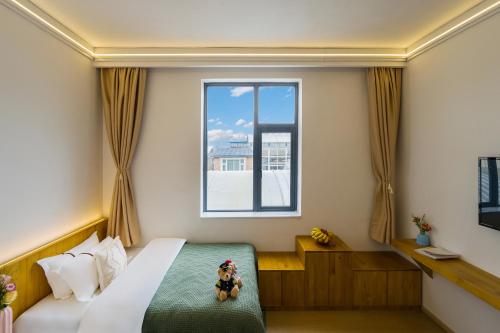 shangri la chenxia courtyard homestay