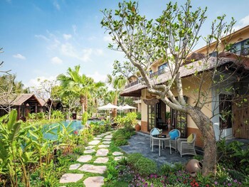 La Lua Resort Ninh Binh,,5 star