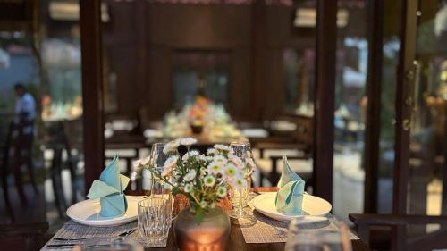 la lua resort ninh binh