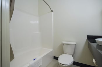 Days Inn By Wyndham South Bend / Notre Dame,,2 star