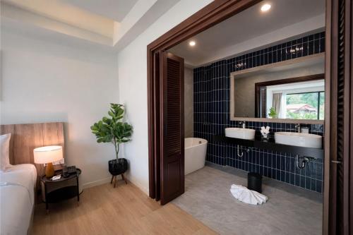 aqua maya phuket