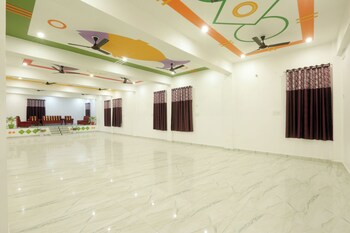 hotel the viraj palace