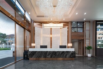 Ruiyue Resort Hotel,,3 star