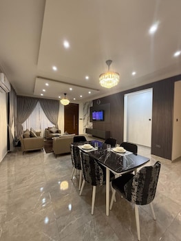 Fransons Homes,,3 star