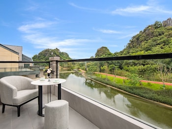 xana hotel guilin wuyue square branch