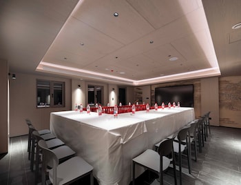 hutong moli hotel