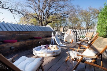 hutong moli hotel