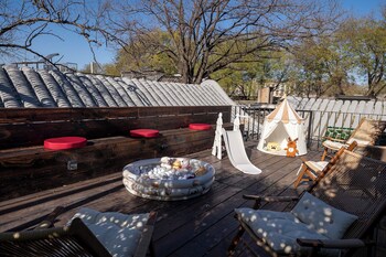 hutong moli hotel
