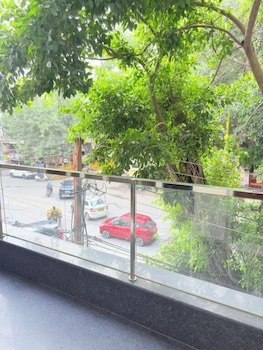the nuvon residency cr park