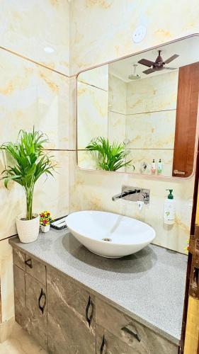 the nuvon residency cr park