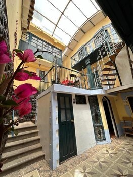 Palace Diaz Inn,,3 star