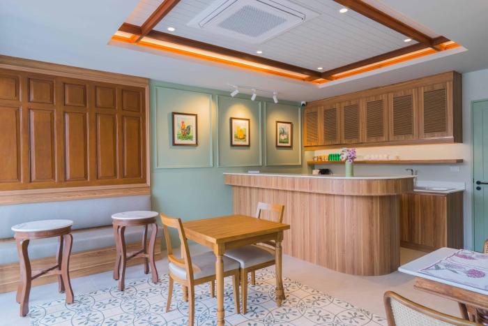 tuan hotel bangkok near wat arun