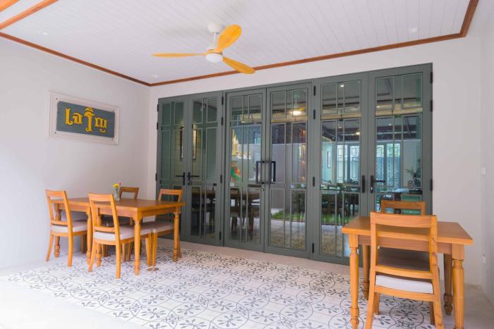 tuan hotel bangkok near wat arun