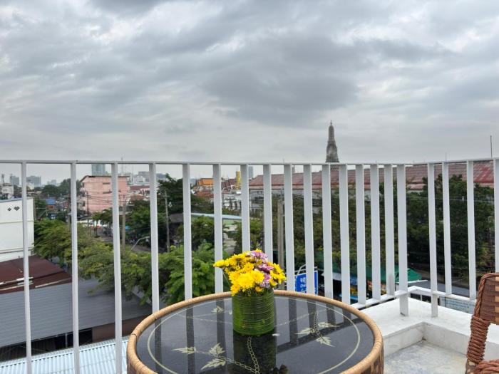 tuan hotel bangkok near wat arun