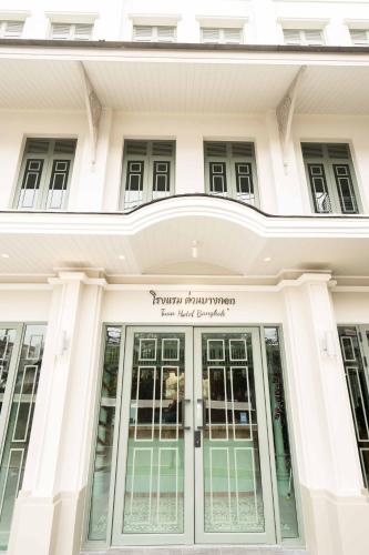 tuan hotel bangkok near wat arun
