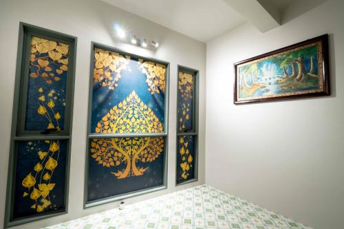 tuan hotel bangkok near wat arun