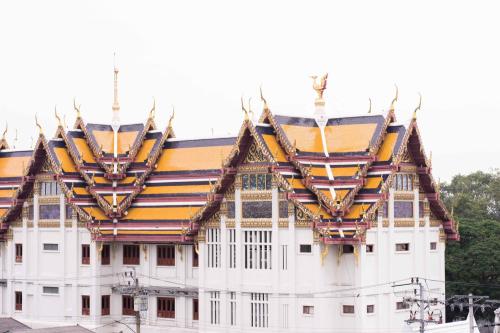 tuan hotel bangkok near wat arun
