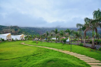 touchwood bliss resort igatpuri