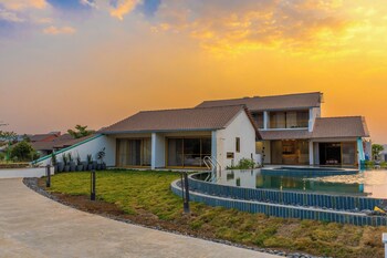 touchwood bliss resort igatpuri
