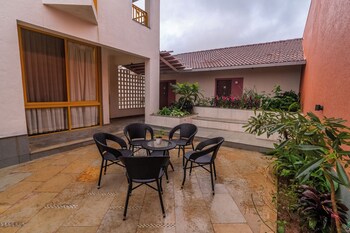 touchwood bliss resort igatpuri